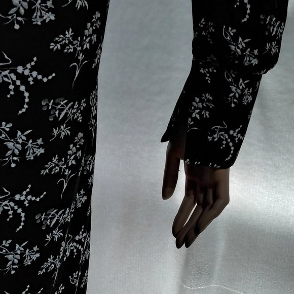 NEW H & M Women Dress Black Floral Pattern Long Sleeve Size 2 Soft Flare Relax - Picture 9 of 16
